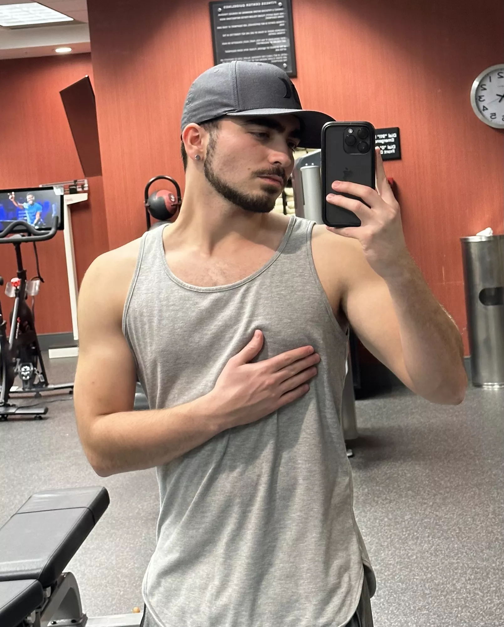 Gym before bed is surprisingly refreshing. You guys get your pump in?