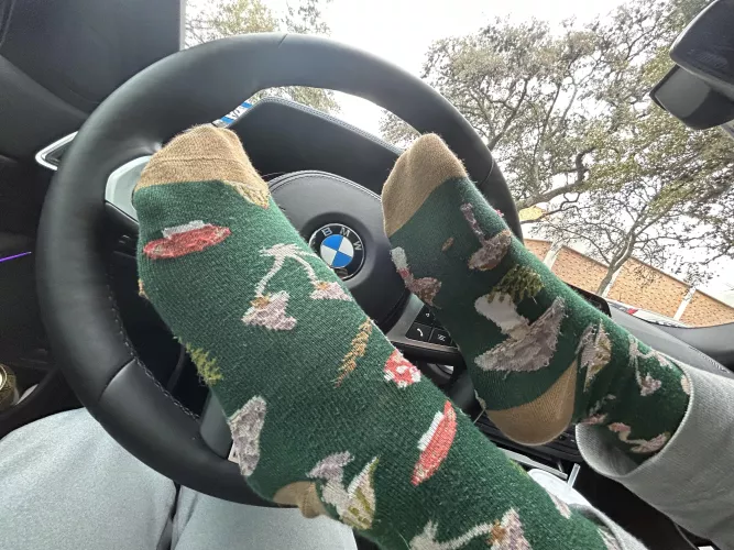 He couldn’t stay away from these feet ;)