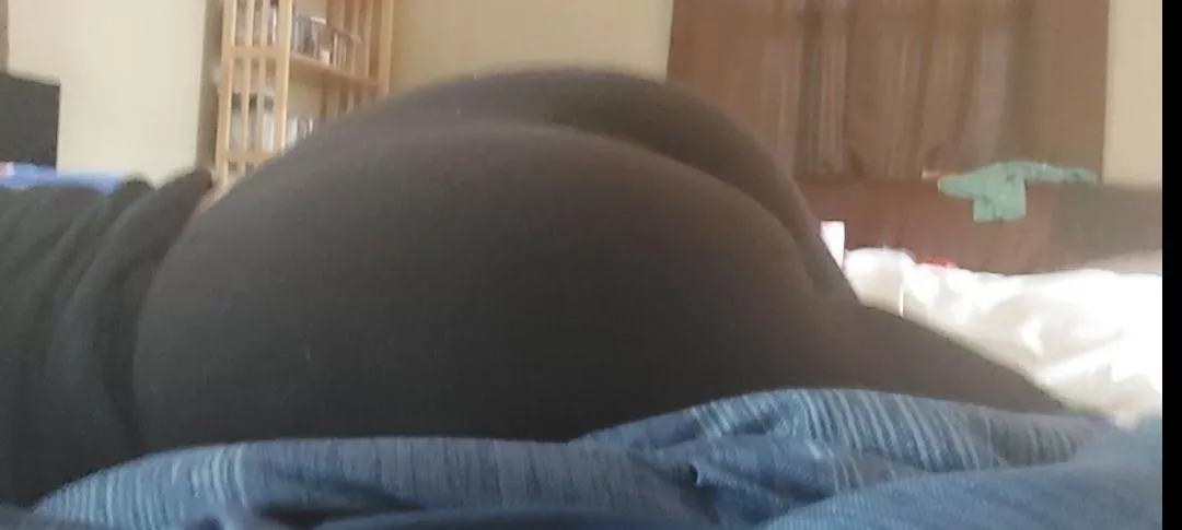 Hi! I'm new here. slightly uncomfortable being a bbw-milf, so I'm easing into this🥰😘