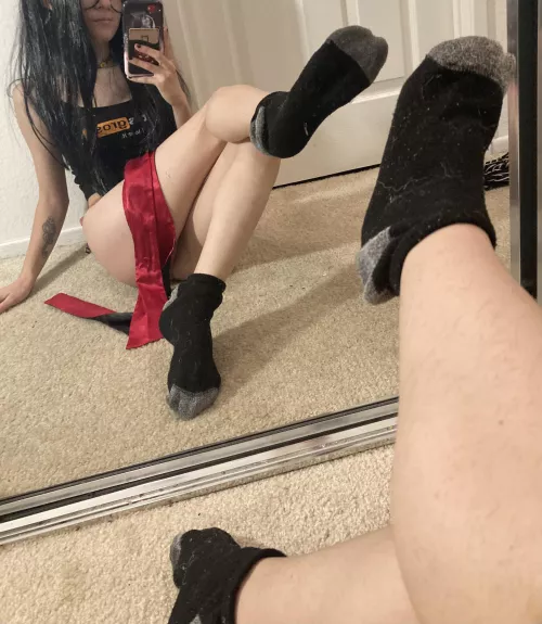 Hoe Hoe Hoe!🎄 Holidays are cumming up and I’m tied up like a present 🎁 [Selling] newly added socks, bras, panties for your LONG wish list📝