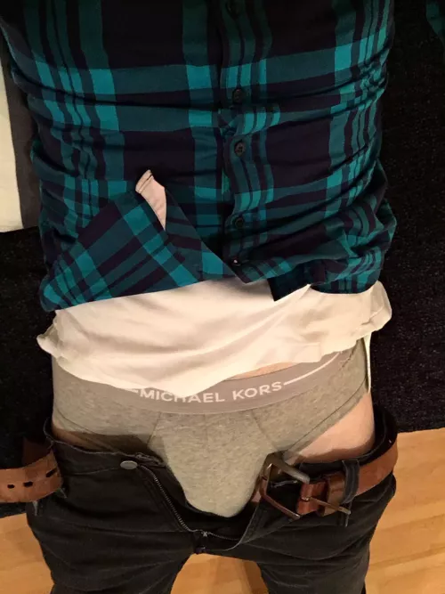 Home late from work. Final day of work before Christmas tomorrow, so lots of deadlines looming! I’m too tired to do very much this evening. Wearing MK briefs again today, though today’s grey isn’t my favourite colour.