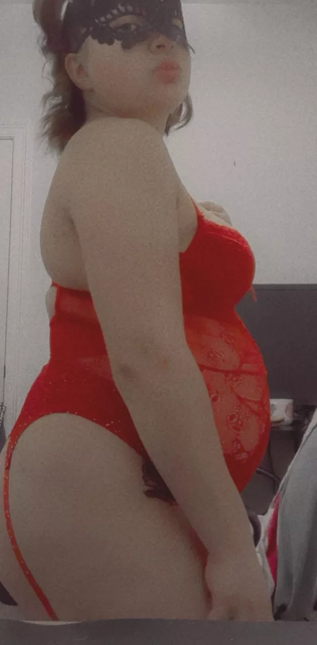 hope yall appreciate a pregnant beauty