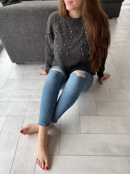 Hope you like my smile, not just my perfect feet.🤭❤️