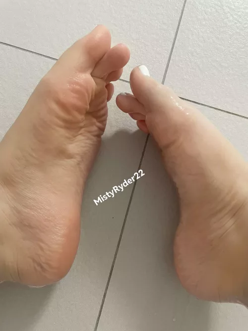 How long can your 🍆 last in between my feet?🤭