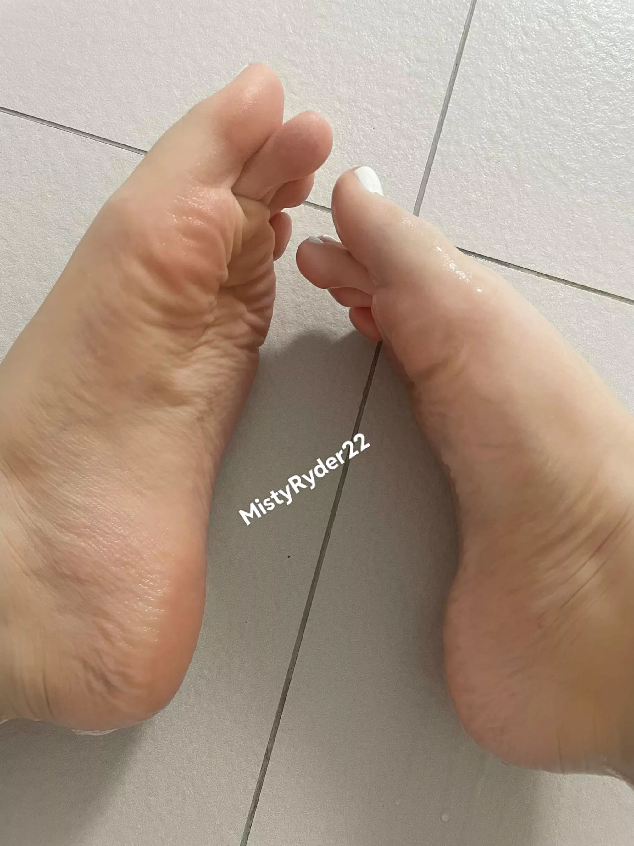 How long can your 🍆 last in between my feet?🤭