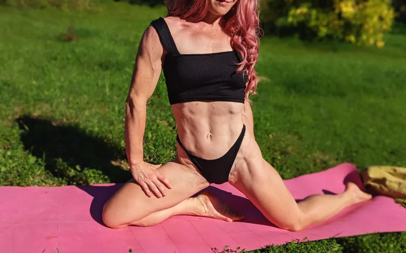 I love a bit of my strong body fit 😜