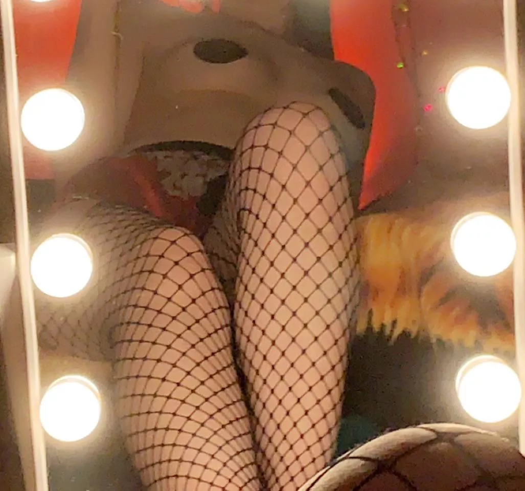 I wish i had a bigger mirror 😭