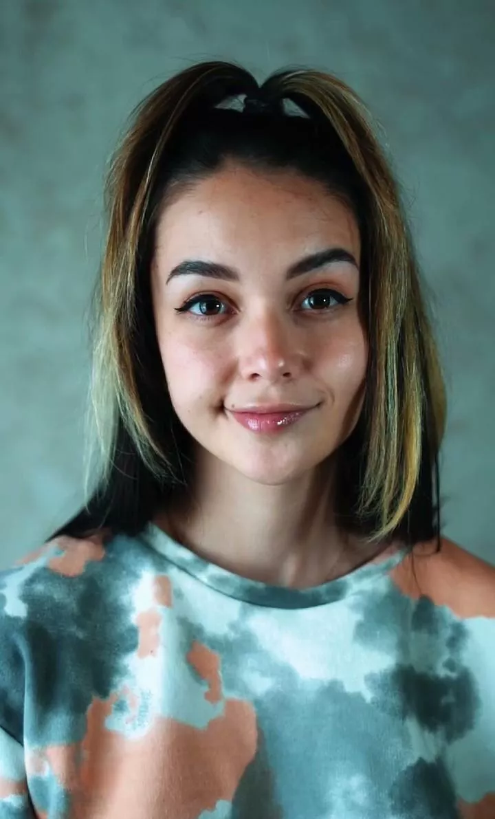 ⬆️ if you want me to send you nudes