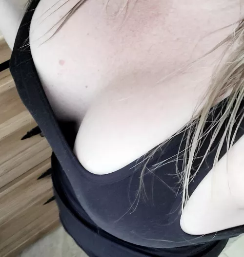 Is this acceptable to wear to lunch with hubby and friends?