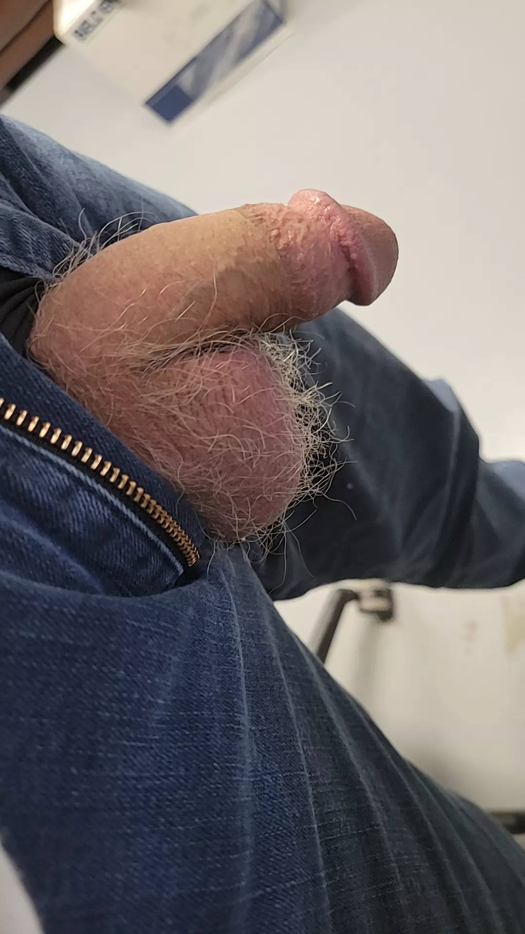 Lot of guys just showing hard cocks...how about flaccid? 42 (M)