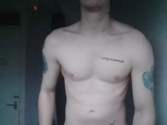 (M) doing my best for topless weather 😊😜