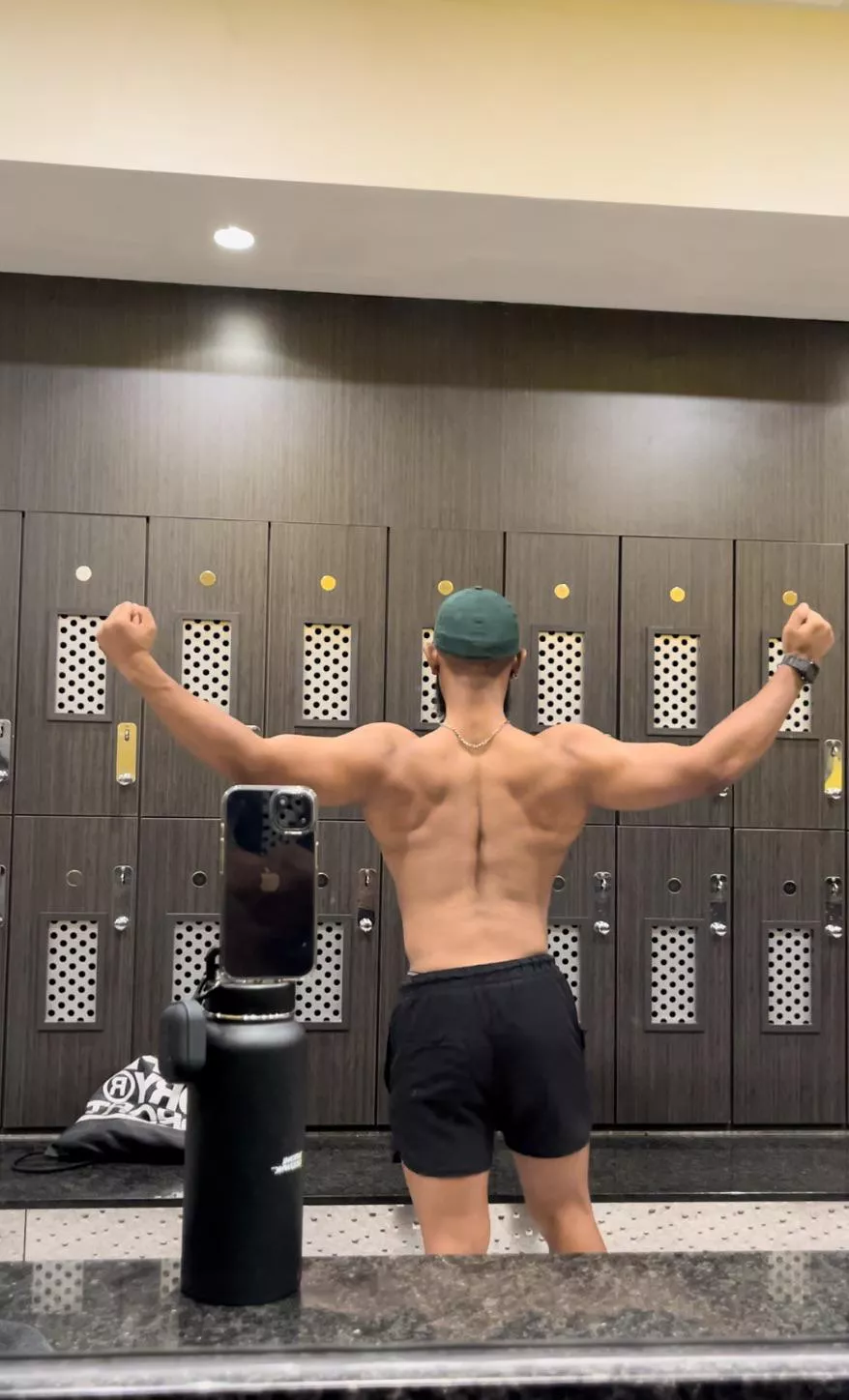 [M] good back day sir 🤝🏾🔥