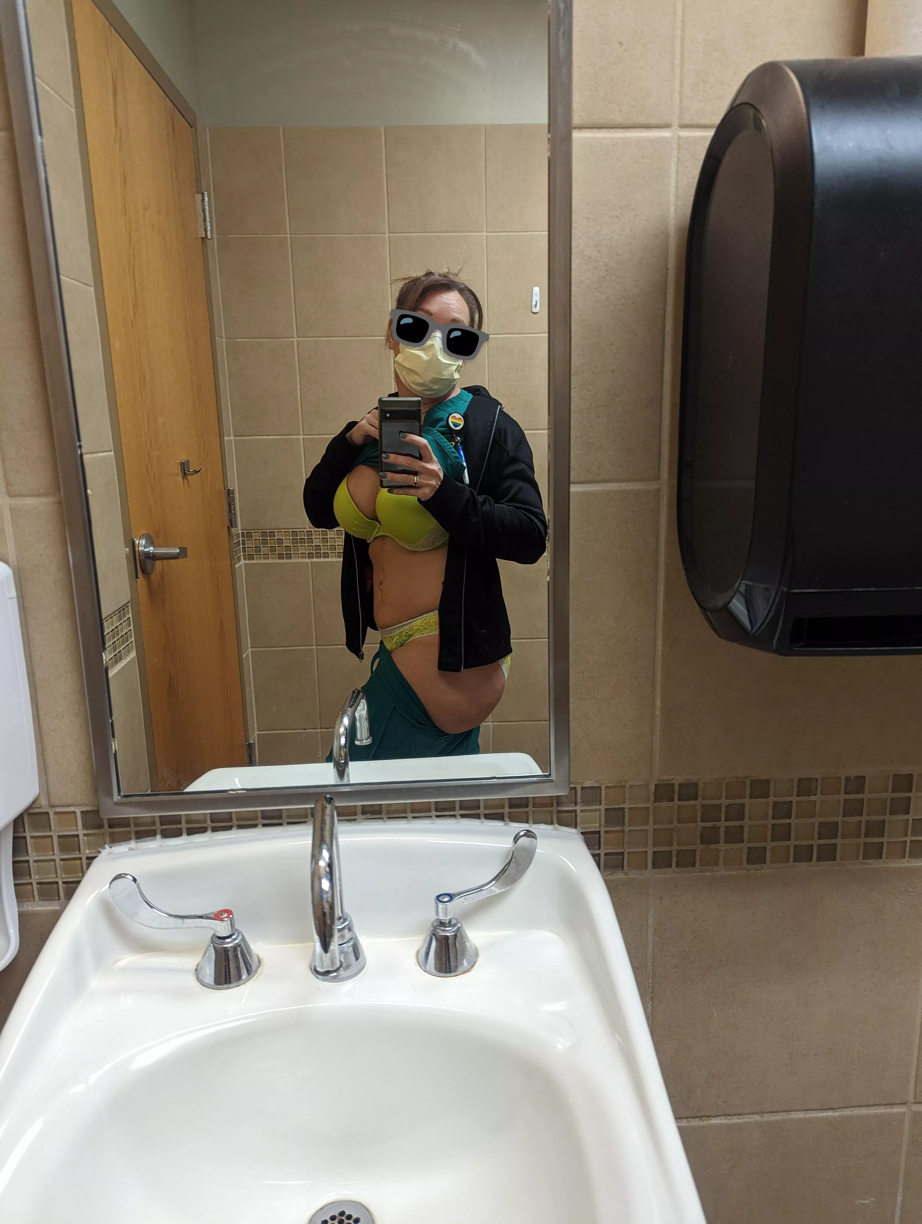 Mirror selfie for Tushie Tuesday!