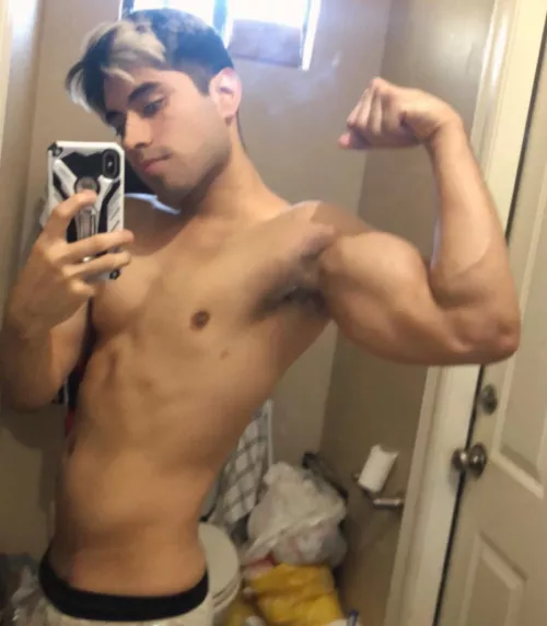 No forearms 😂 but we tried