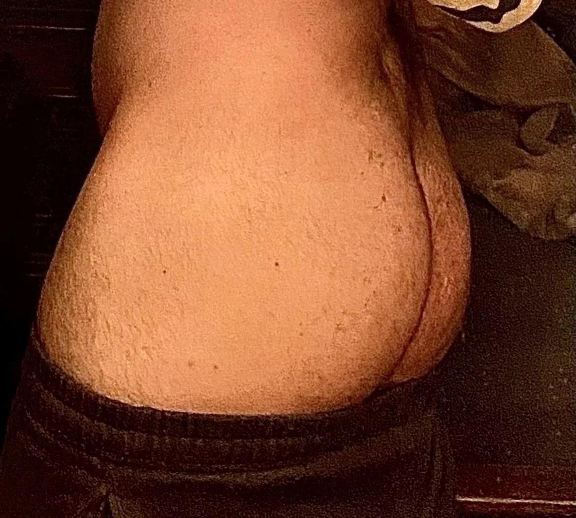 No uniform for me today. Just this ass for other dl uniformed men