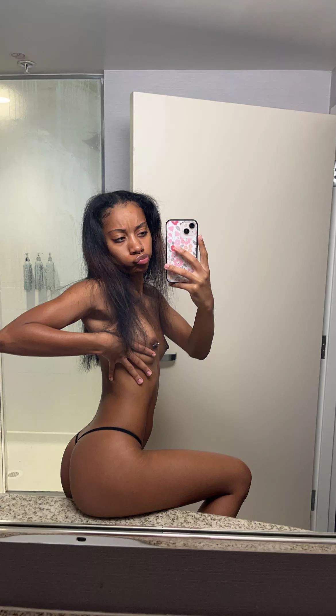 petite lil bby ☺️