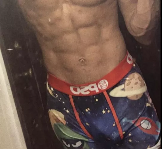 Pull these draws down and suck my dick, it’s throbbing 😩