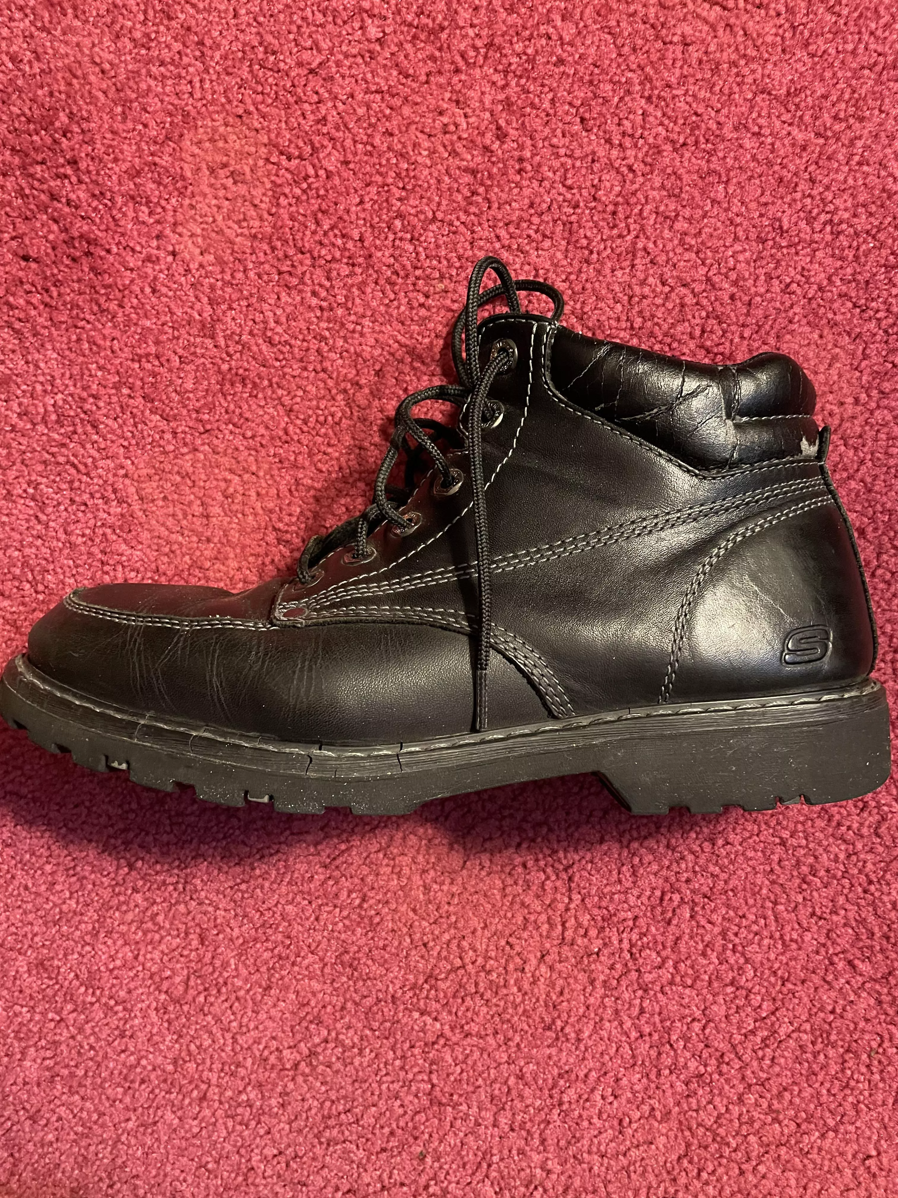 Replacing my old Sketchers. Need recommendations. Requirements. Black/All leather/Laces/Ankle high