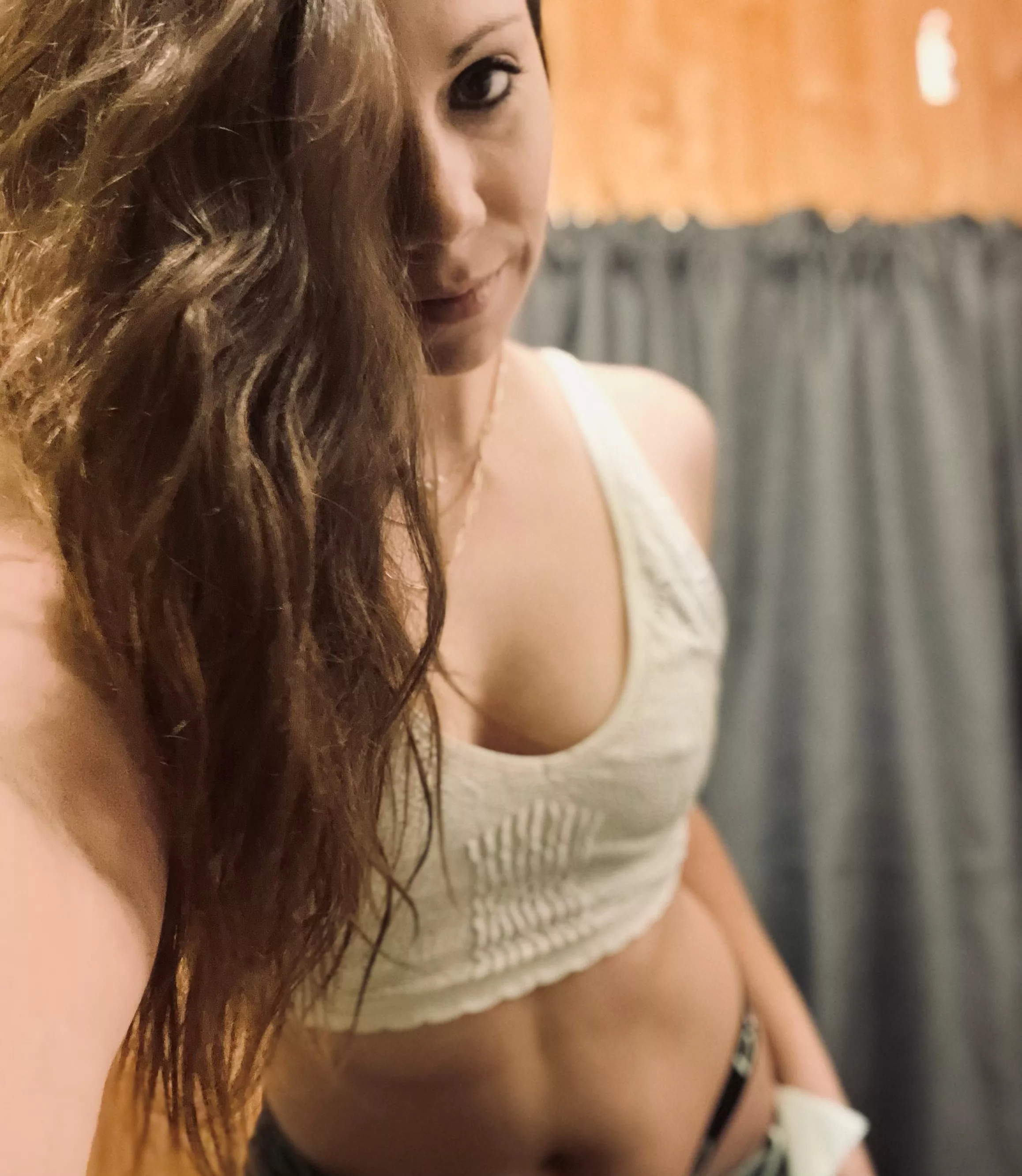 [Selling] HAPPY HOLIDAYS!!🎄🎄Just an innocent girl who's discovered a naughty side😏😉 I OFFER...CUSTOMS🎄LIVE SEXTING🖤PREMADES🎄GIRLFRIEND EXERIENCE🖤PANTIES& MORE! KIK: NovahKnight SNAPCHAT: novvahknight TEL: novahknight1005 🎄