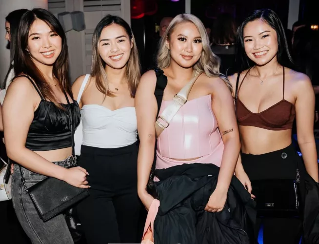 Sexy club girls