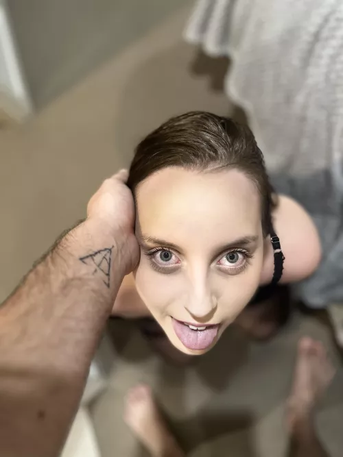 She pretty Cute aye check her out she’s free for 5 days but she’s pretty cheap! Onlyfans Thic_Jess