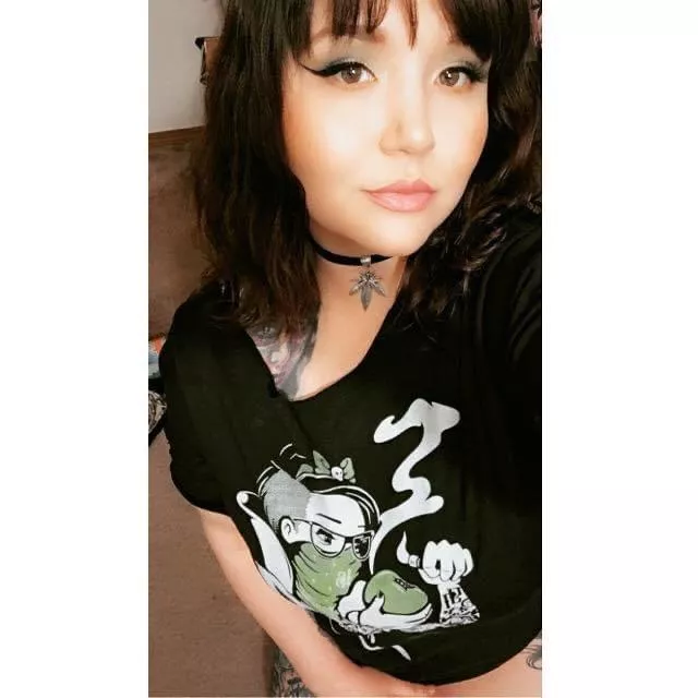 Smoke with me & Snow White 🍏