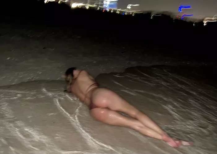 spank your wet bitch 🤤