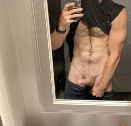 Straight from the gym to the mirror (m)