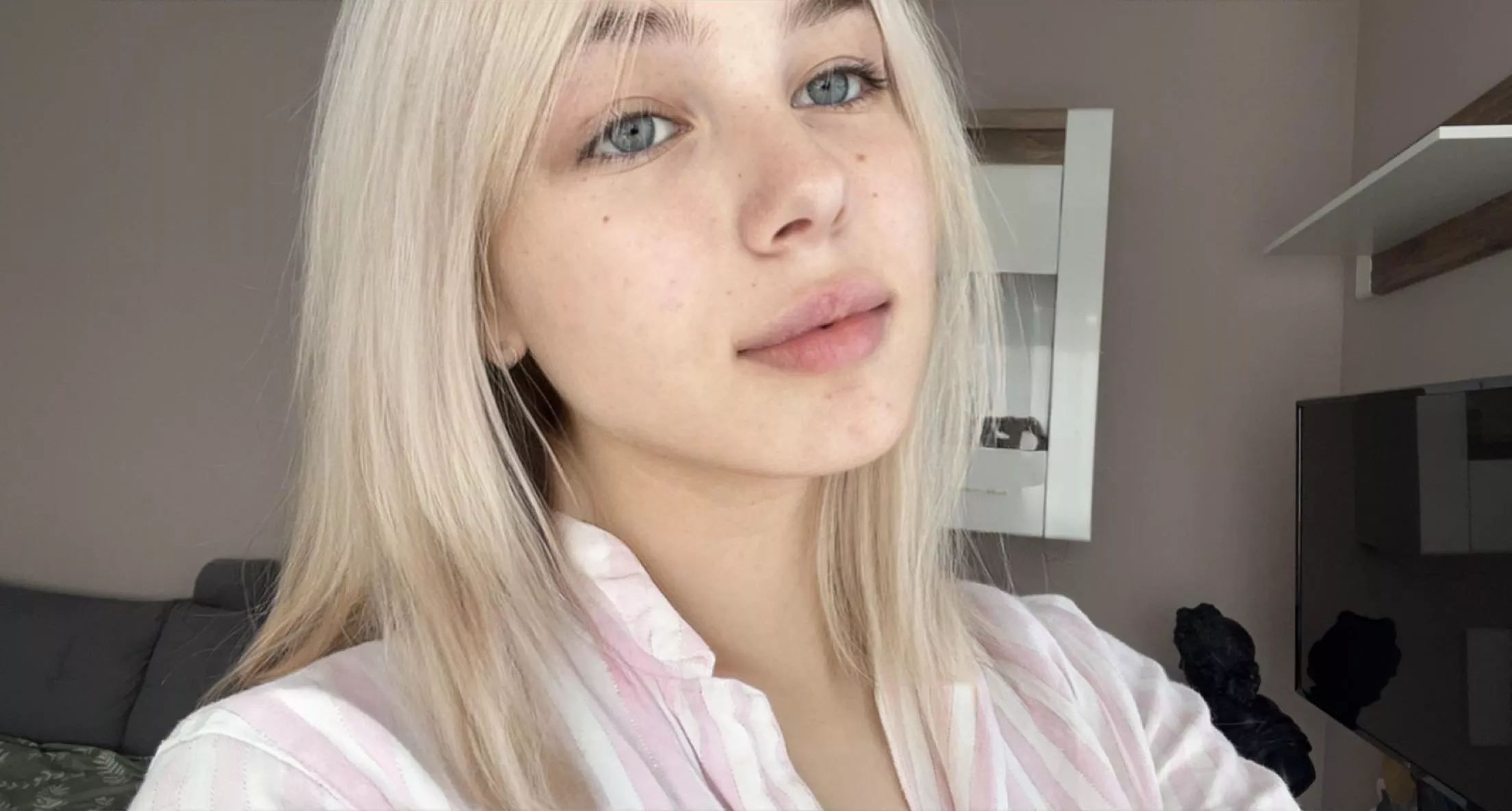 Tell me your best pickup line for a blonde