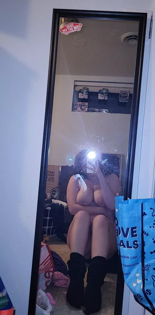 titties n socks?😍