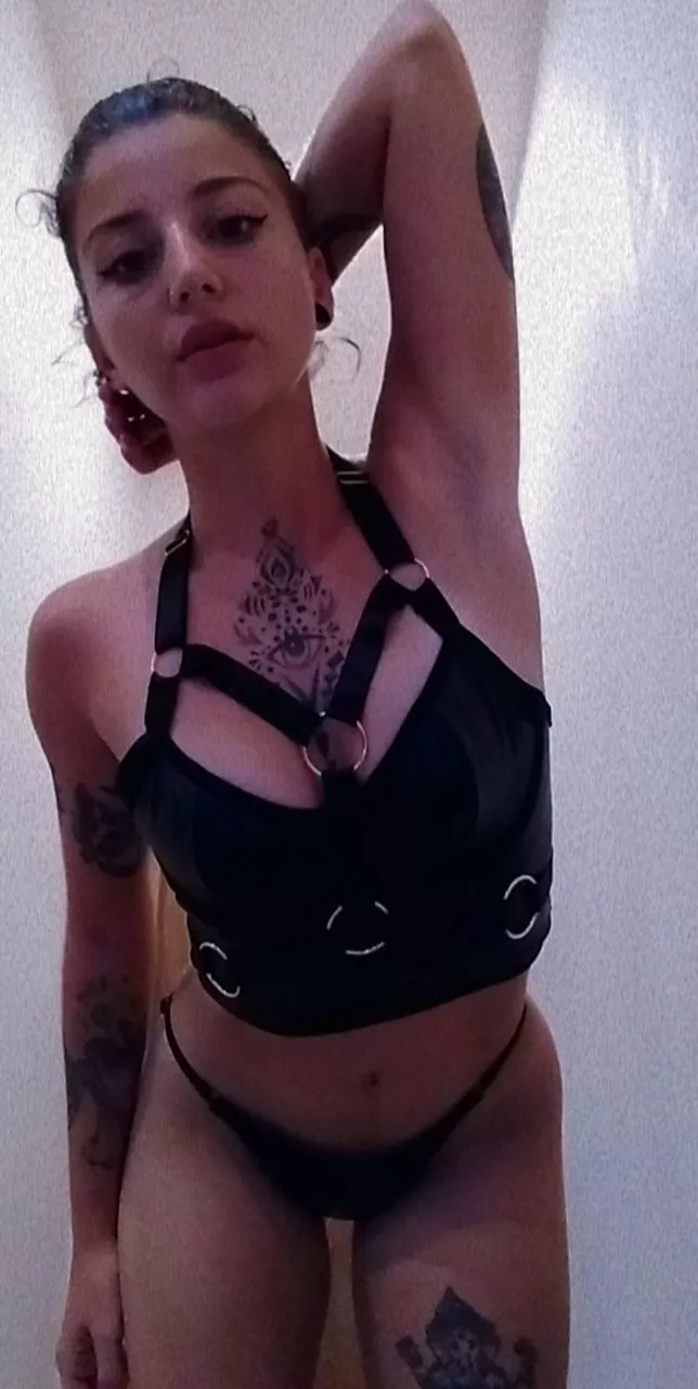 what u will do 1st? clean, sniff, worship, or lick