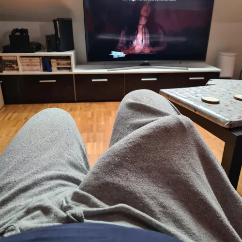 who gonna chill with me?