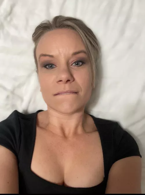 Who wants 2 Slip it in