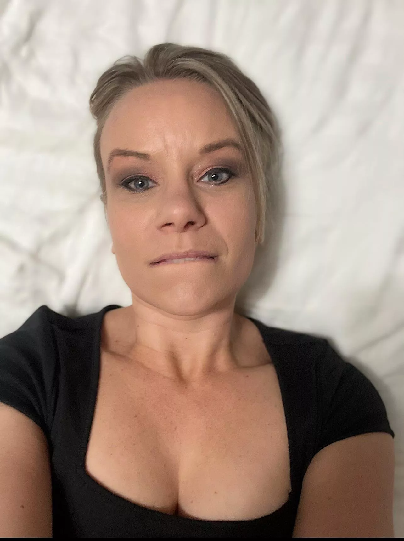 Who wants 2 Slip it in