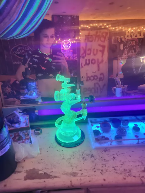 who wants to hit it with me😋