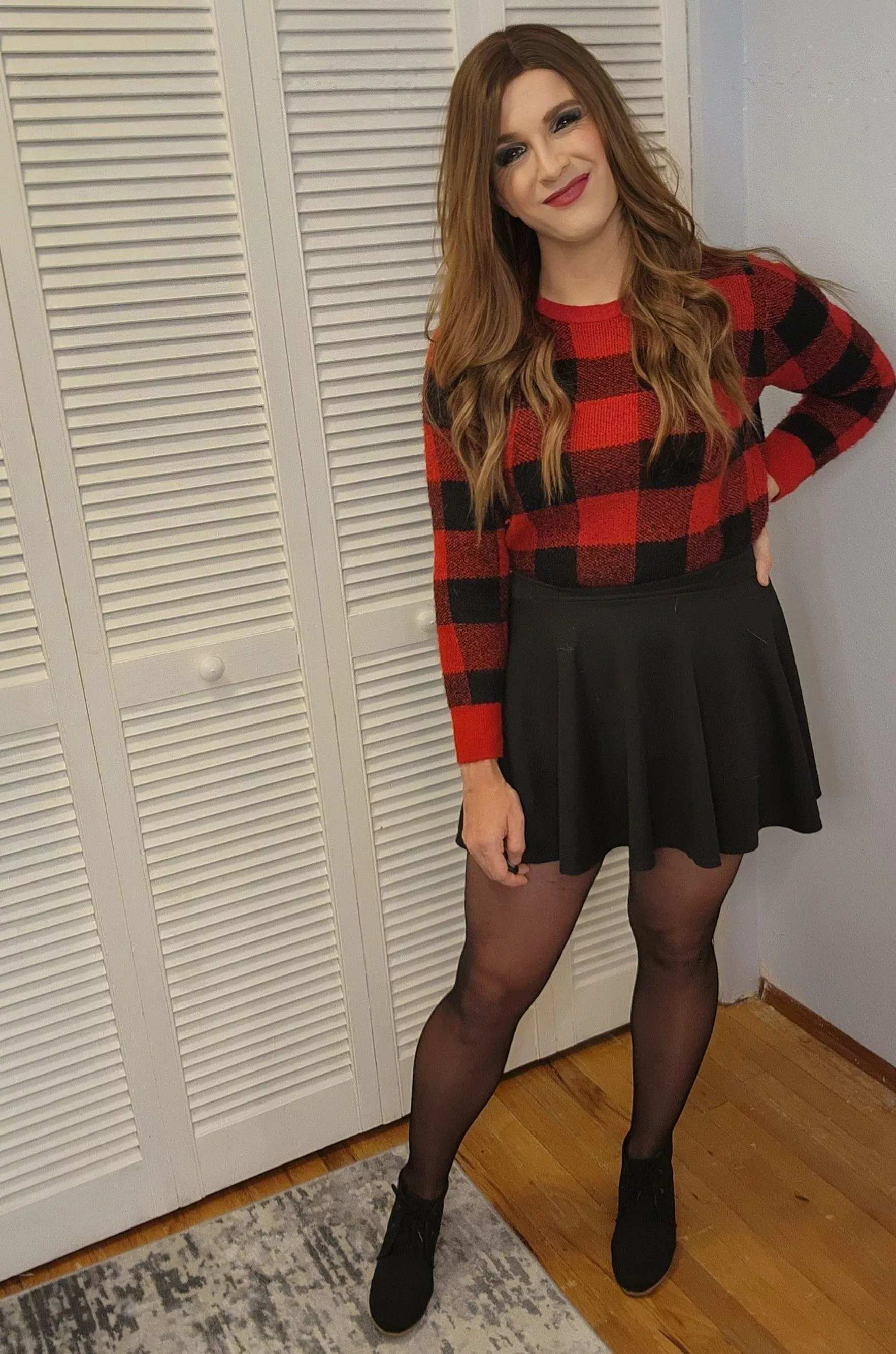 Wishing everyone a Happy Holidays with this festive outfit. First time ever posting here 😊 Been on reddit for about a week now and sharing myself with the world after 10 years of dressing up in secret feels AMAZING🥰☺️