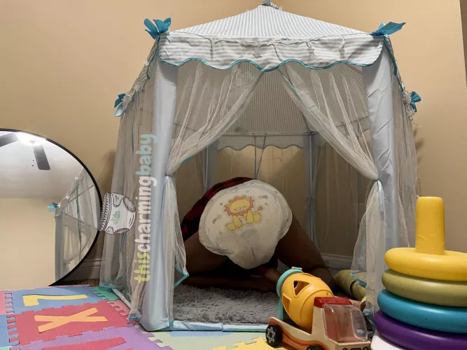 Wittle More Pwaytime Before Changies Please Mummy???