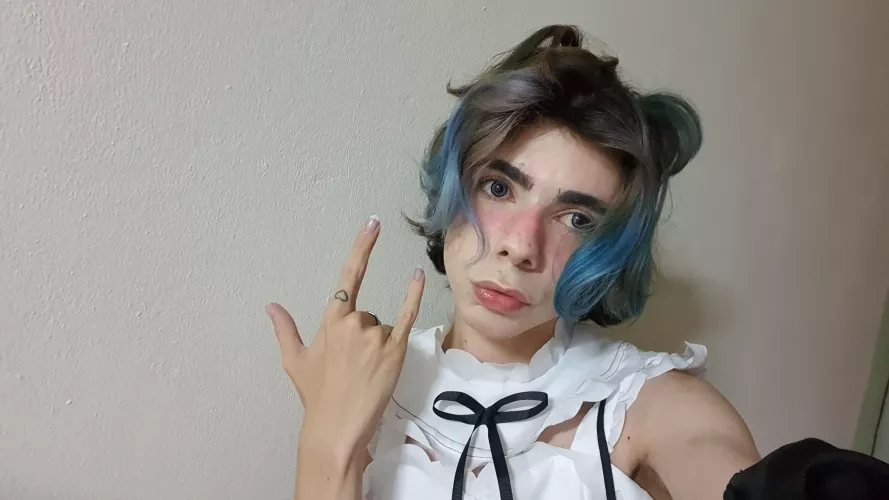 yeah i've bought a re zero cosplay costume... never watched it though