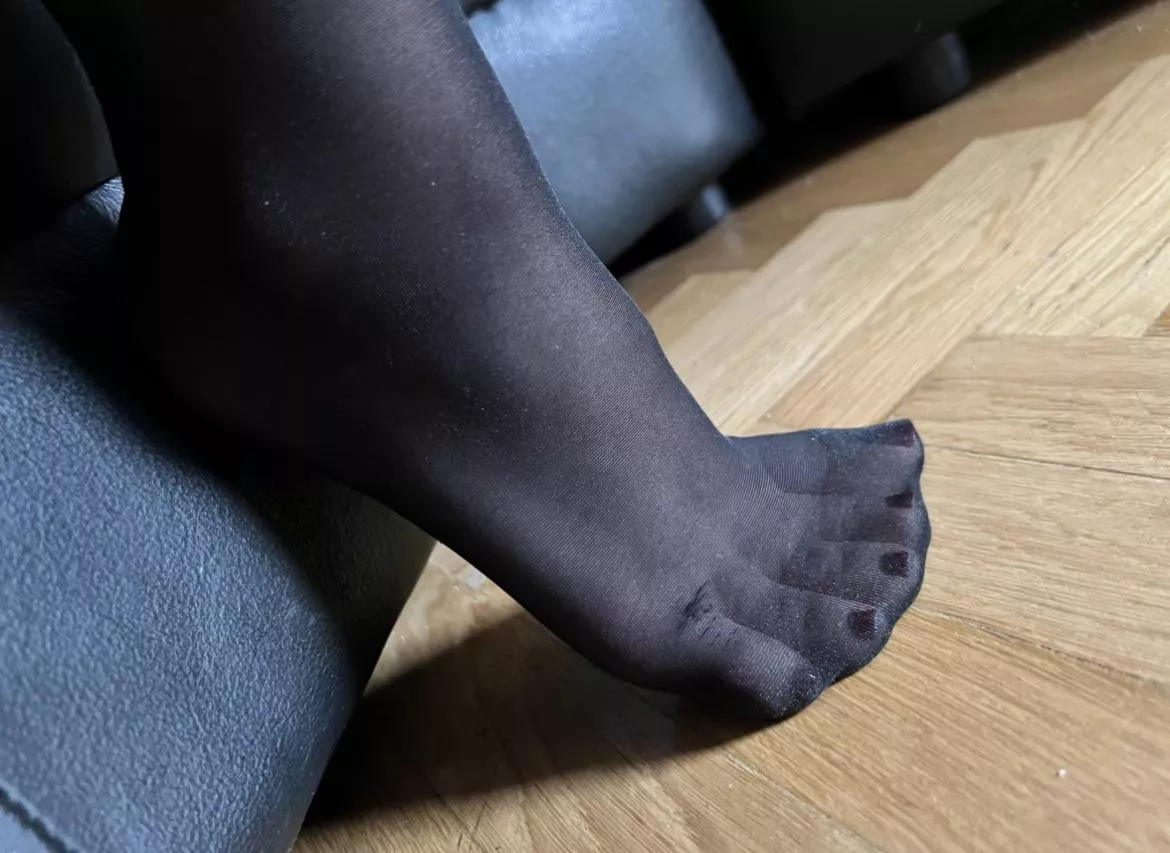 1-10: What do you think about my tiny feet?