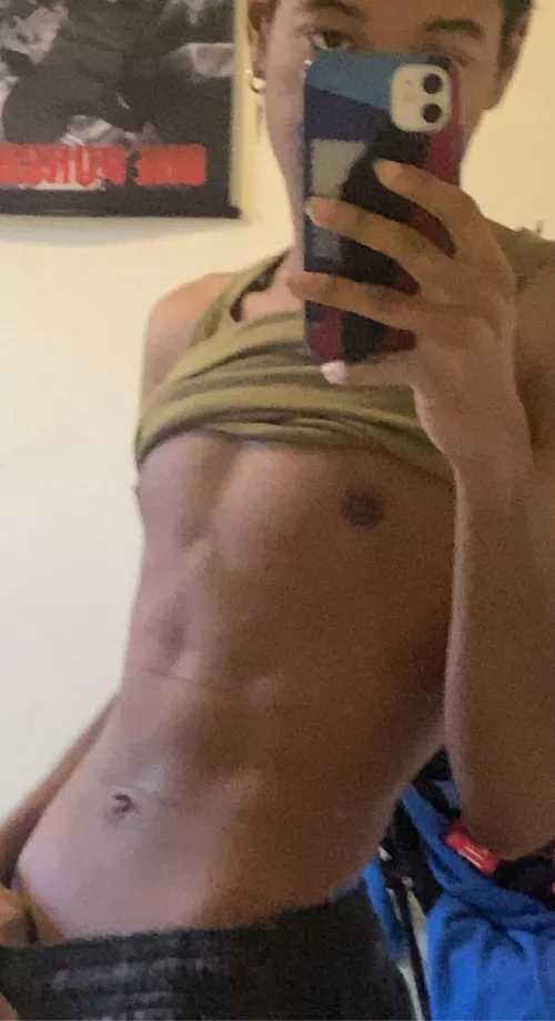 20, looking for longterm friends and FWB, if ur cool and hot u should hmu (sc: Zman2502)