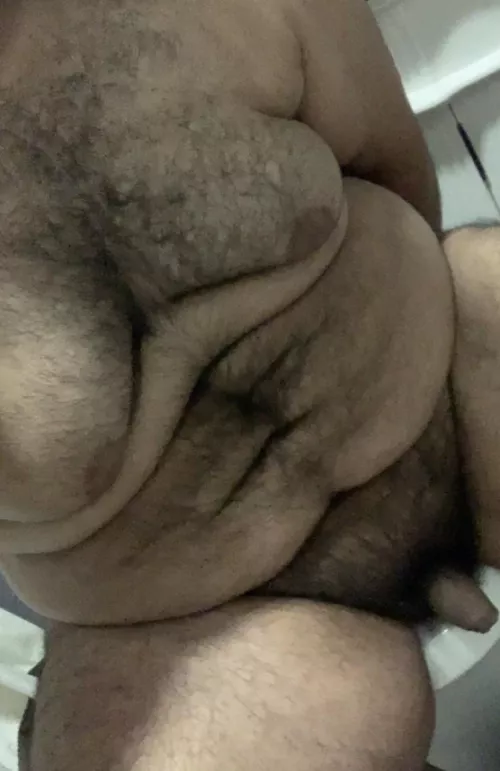 23 Who wants a chubby latino to top them 🥵😈