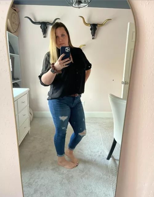 34 [F4F] working from home today, and it's almost Christmas 🎄