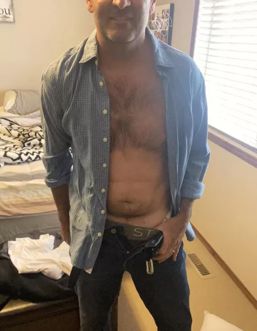 47. 6foot tall, handsome older man. Can host at a luxury hotel in Edmonton jan2-6. Other locations to come.