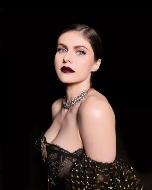Alexandra Daddario (IG)