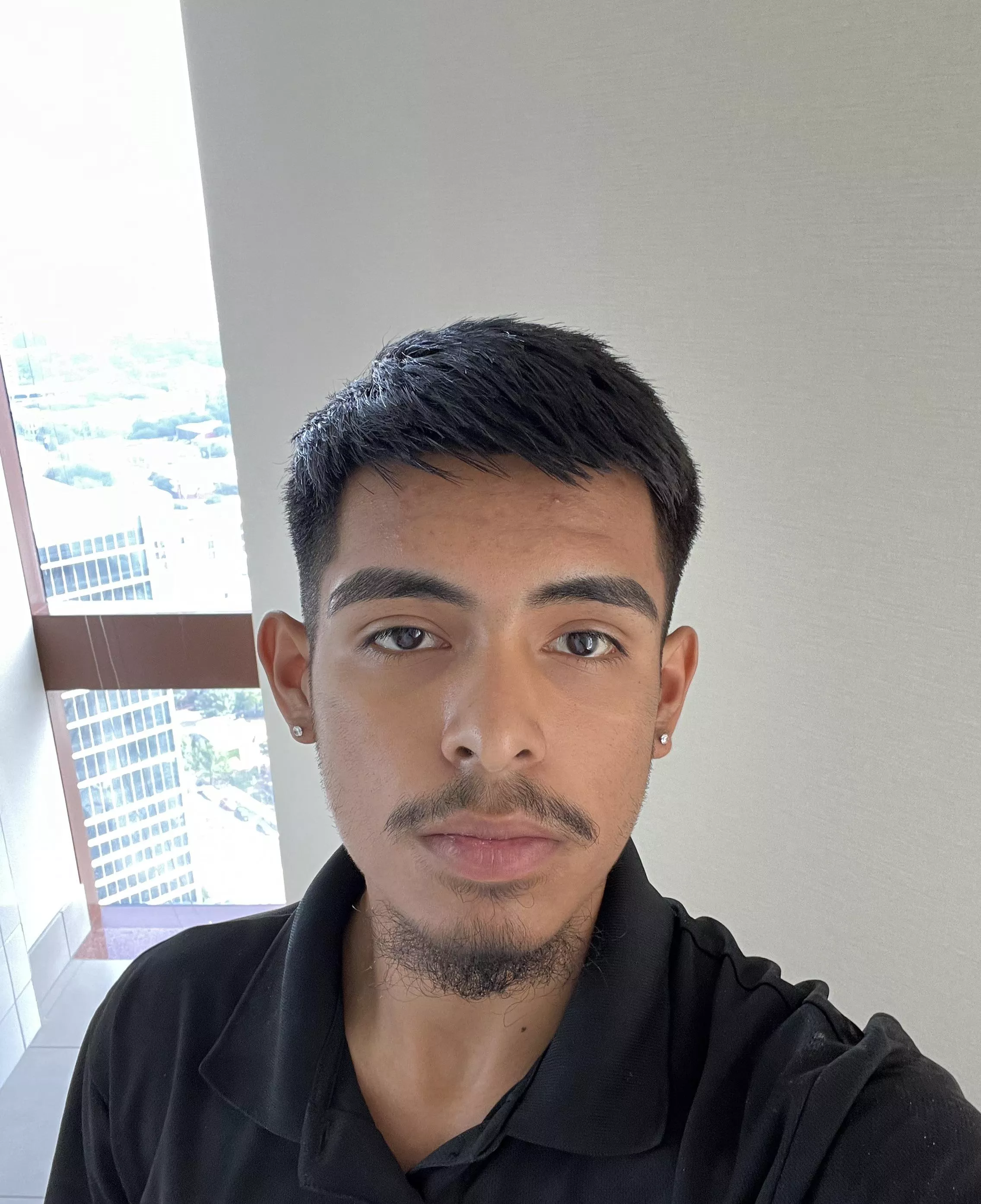 am i bf or sneaky link material ?