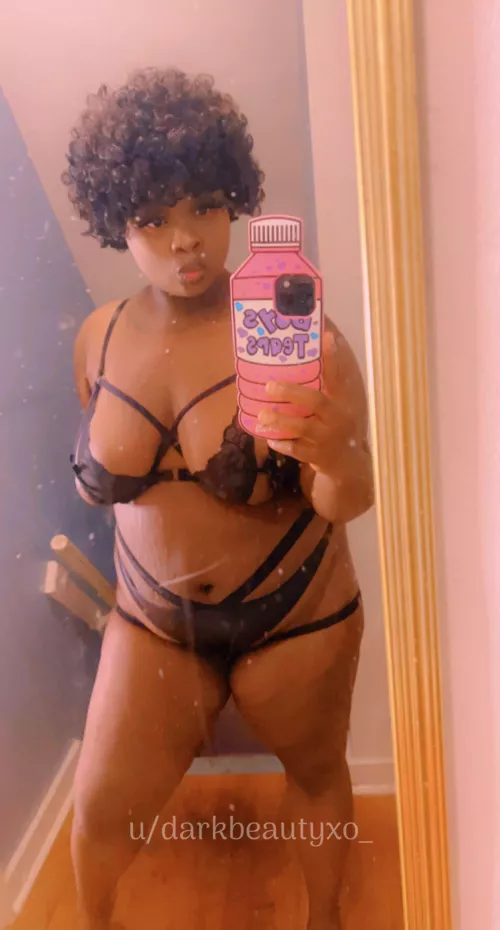 Anyone want a brown bbw for Christmas ? 🥰