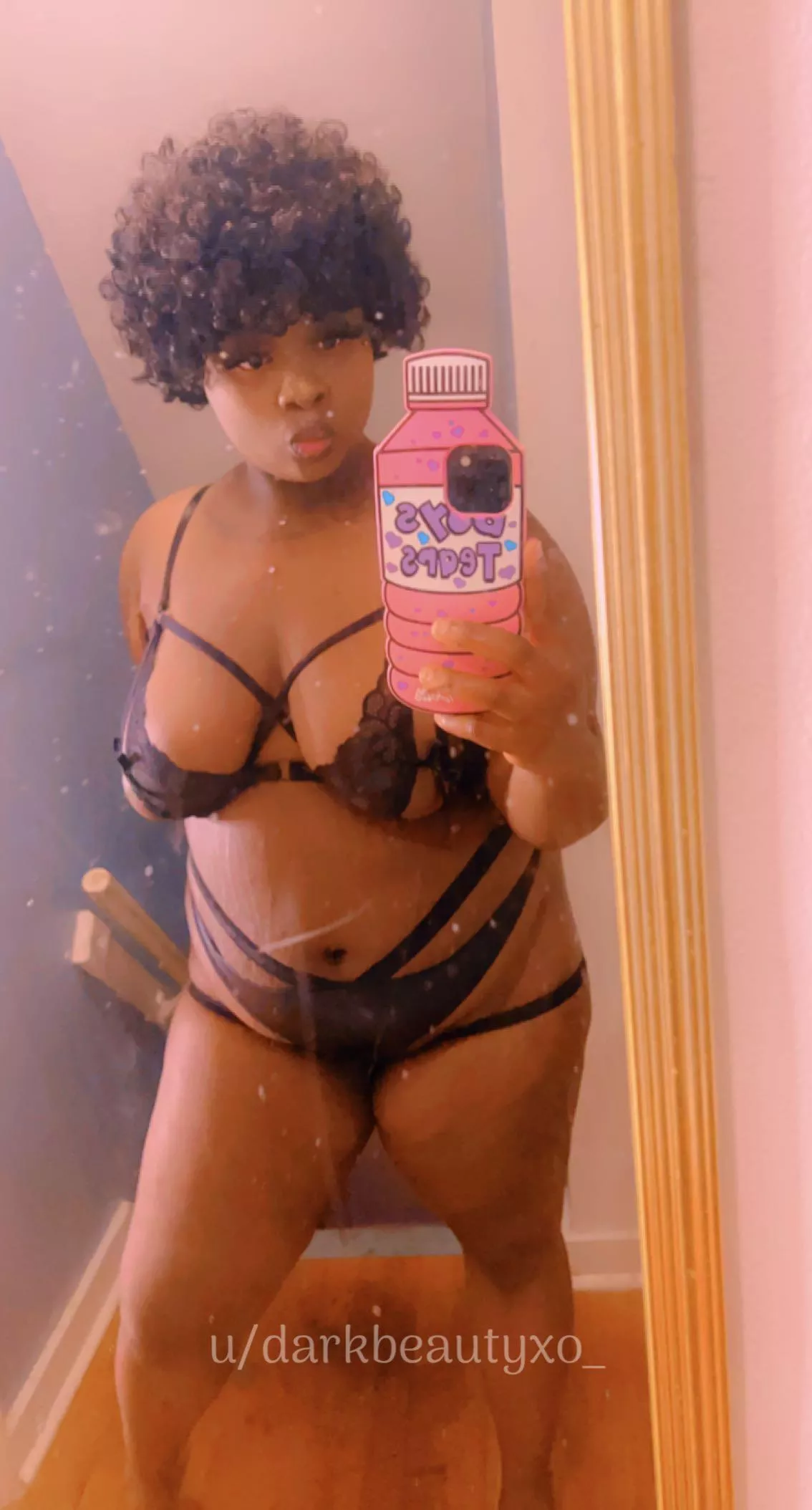 Anyone want a brown bbw for Christmas ? 🥰