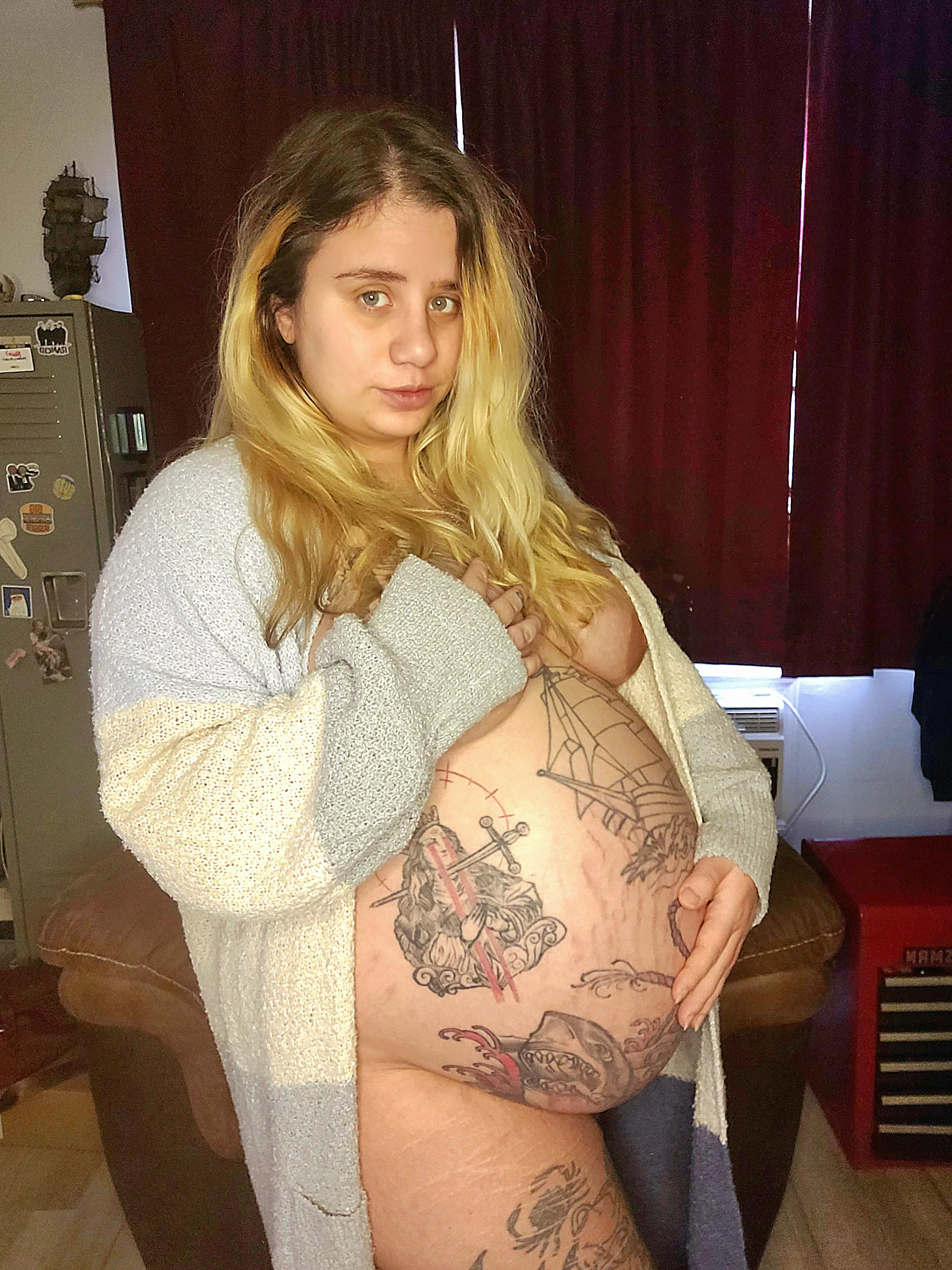 big beautiful and preggo!