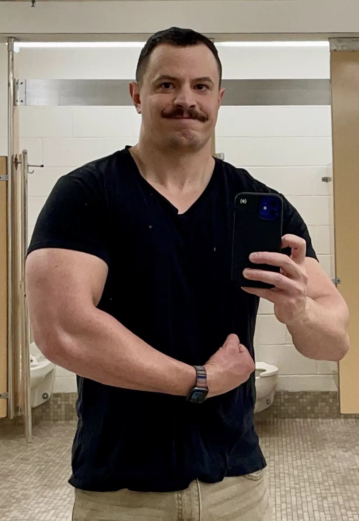 Big cuddle monster 😈