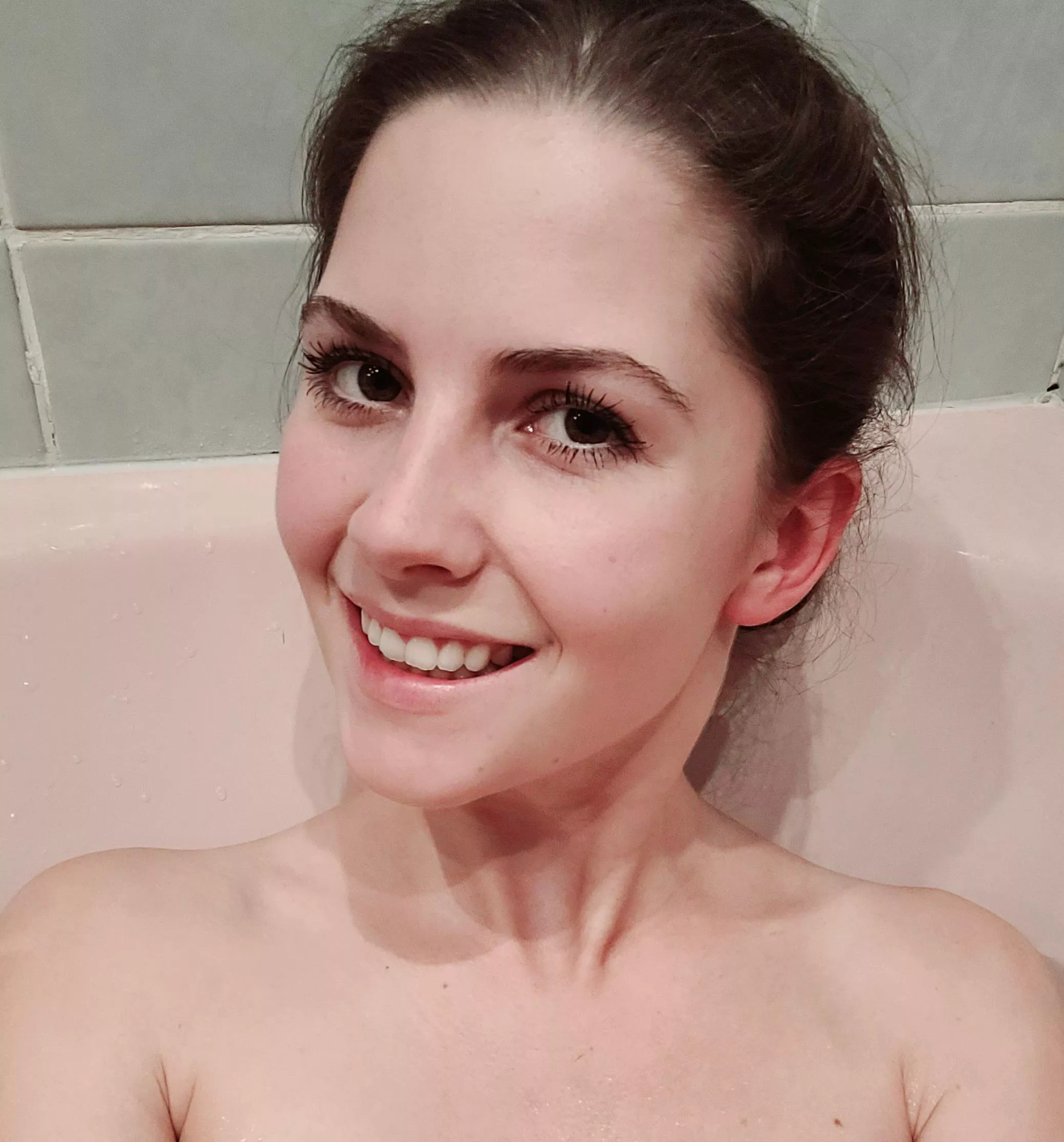 bubble baths are best on cold winter days 😇